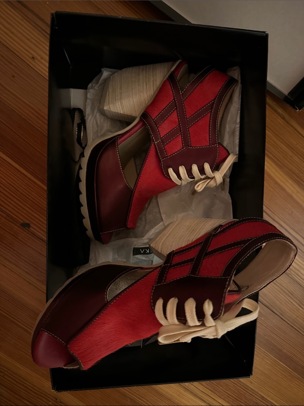 Red Lace-Up Women’s Heeled Oxfords with Contrast Stitching